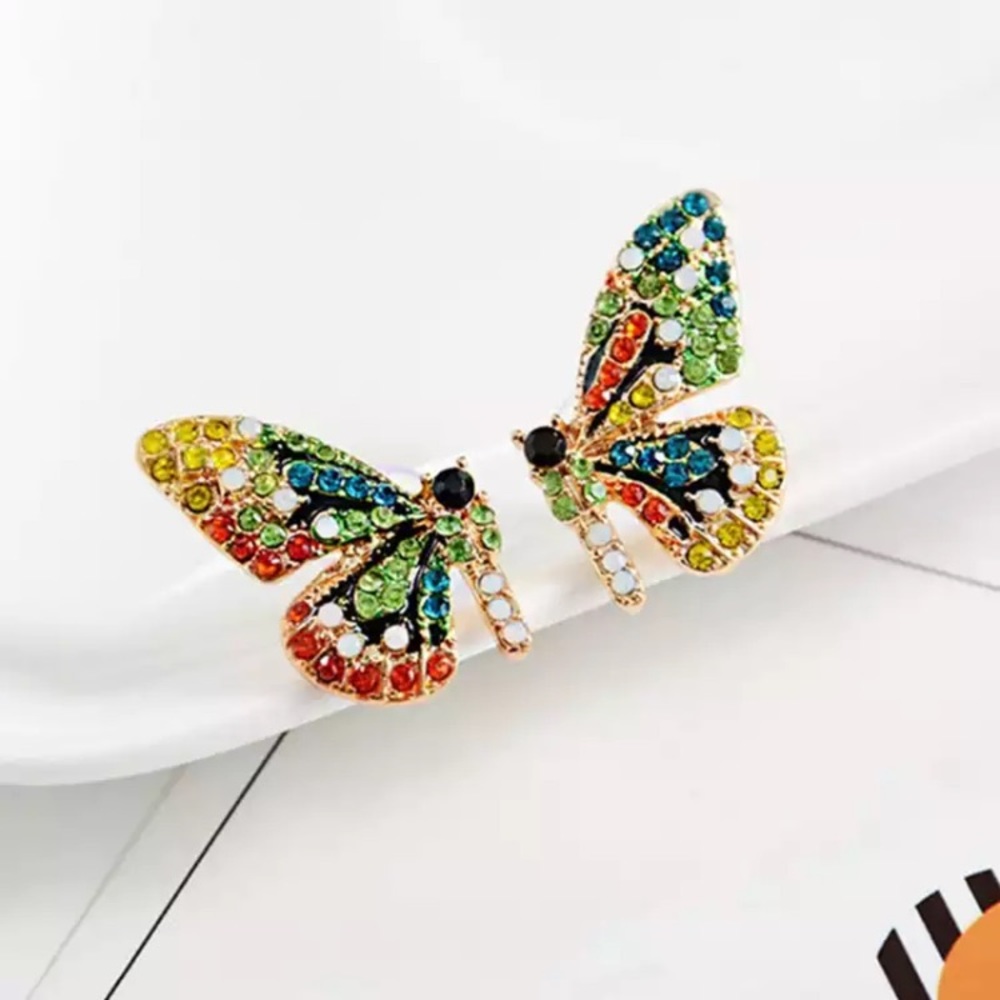 HP 🌸🌺🌼 Butterfly rhinestone wing boho earrings - Picture 2 of 4